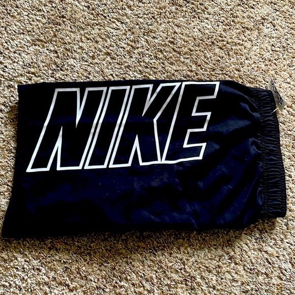 Nike Men’s Swimming Trunks - Picture 2 of 5